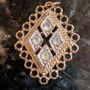 Vtg Sarah Coventry Pendant